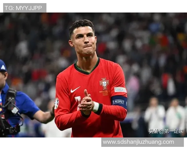 现役足球明星精彩瞬间回顾与个人成就全景展示