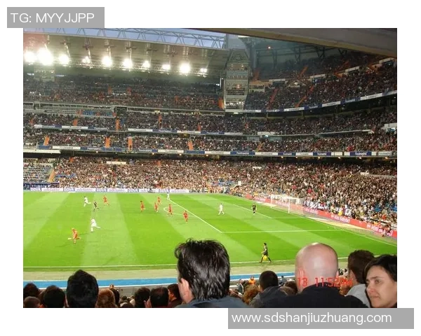 足球明星精彩瞬间集锦全景展示让你领略绿茵场上的风采与魅力